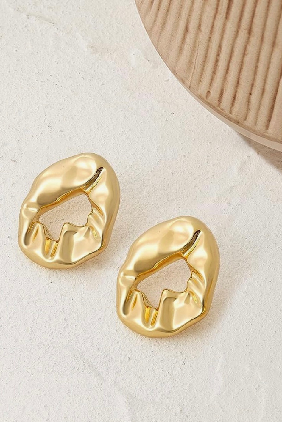 Gold geometric earrings 
Amazon #lookforless