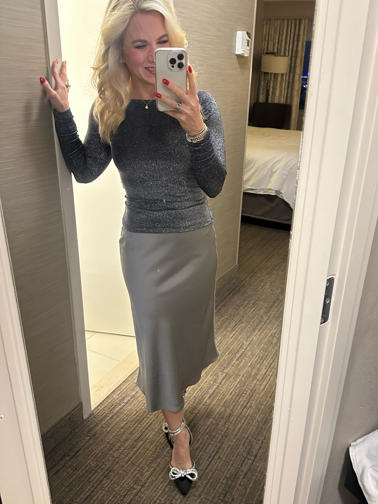 🎆happy New Year's Eve!! Loved this outfit for any fun sparkley occasion! 

#LTKHoliday #LTKFindsUnder100 #LTKBeauty