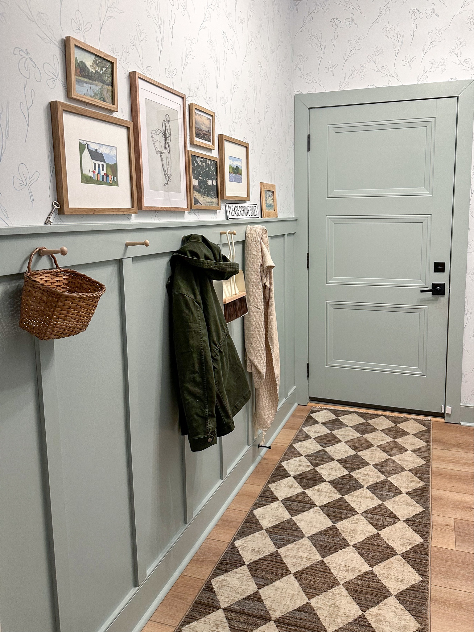 Classic, modern laundry room (and home entrance too!) Shop all the details here! 

#LTKhome #LTKstyletip