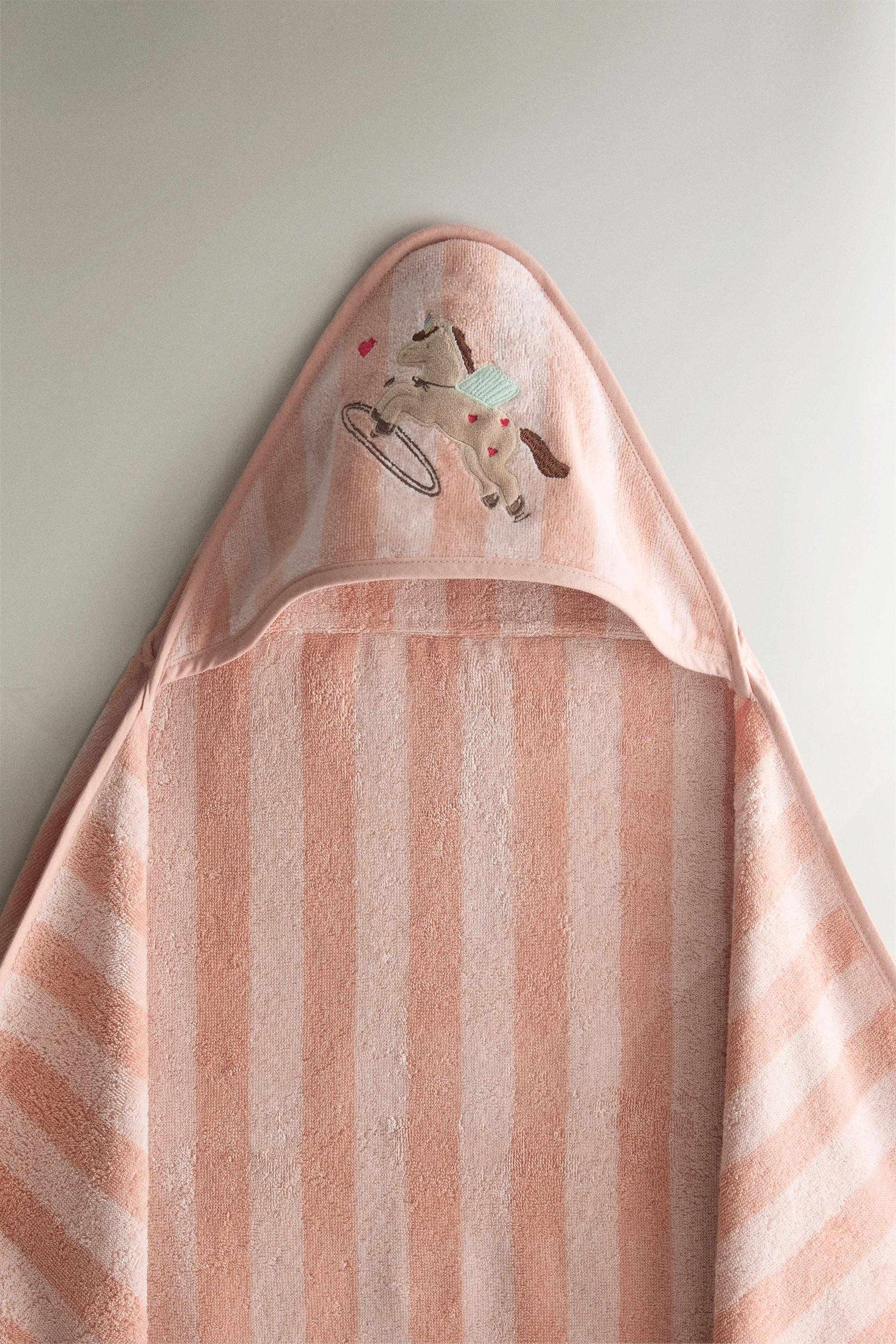 UNICORN KIDS' HOODED BATH TOWEL - Pink - Children's towel with hood | Zara US