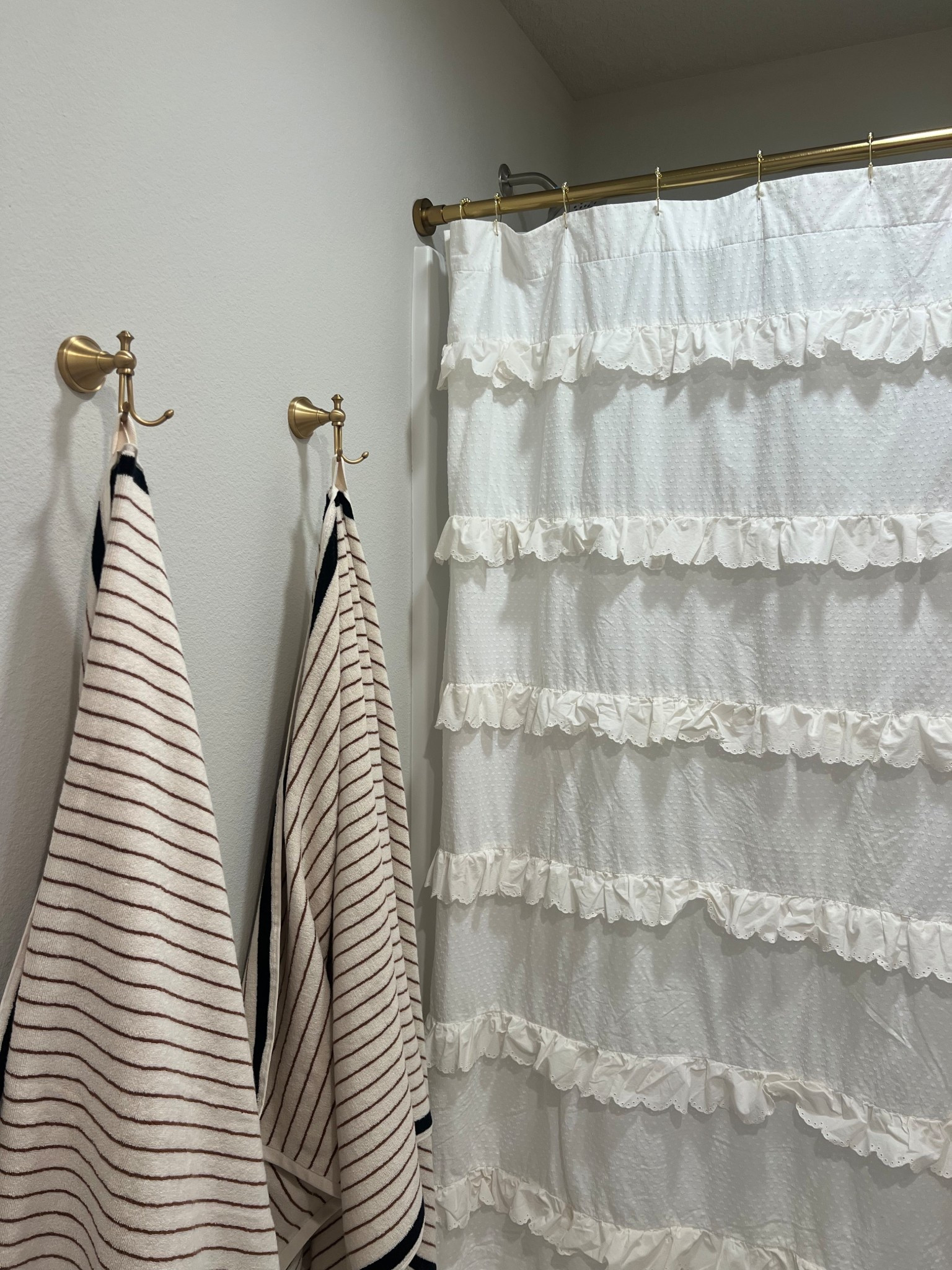 guest bathroom decor ✨#LTKHOME 

#LTKFindsUnder100 #LTKSaleAlert