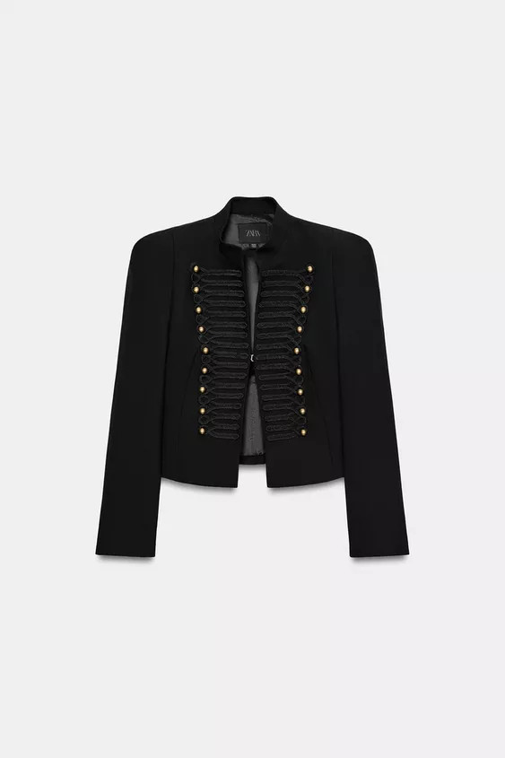 TAILLIERTER BLAZER MIT SCHULTERPOLSTERN | Zara US