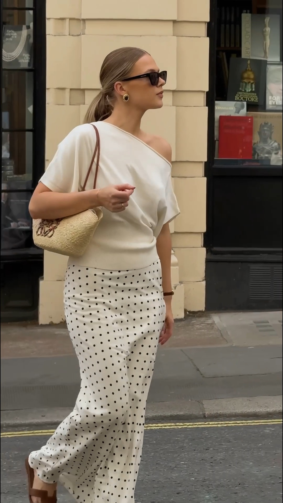 Summer in the city. Timeless neutrals, tailored shorts & elevated basics you’ll wear on repeat all season 🌞

Easy, polished, and perfect from coffee runs to rooftop dinners.

#ZaraFinds #SummerCapsuleWardrobe #CapsuleWardrobe #SummerStyle #CityGirlStyle #EffortlessStyle #MinimalStyle #ChicStyle #NeutralStyle #FashionInspo #SummerOutfits #EverydayStyle #QuietLuxury #OldMoneyAesthetic #StreetStyle #EuropeanSummer #CleanGirlAesthetic #WardrobeEssentials #LinenStyle #MinimalWardrobe #FashionTok #OOTD #StyleInspo #VacationStyle #CitySummer #BeigeAesthetic #ElevatedBasics #ClassicStyle #TrendingNow #ZaraStyle #ZaraNewIn #SummerFashion #TimelessStyle #SoftGirlAesthetic #ParisianStyle #ScandiStyle #ModernMinimalist #ClosetStaples #FashionLover #DailyOutfit

#LTKsummer #LTKstyletip