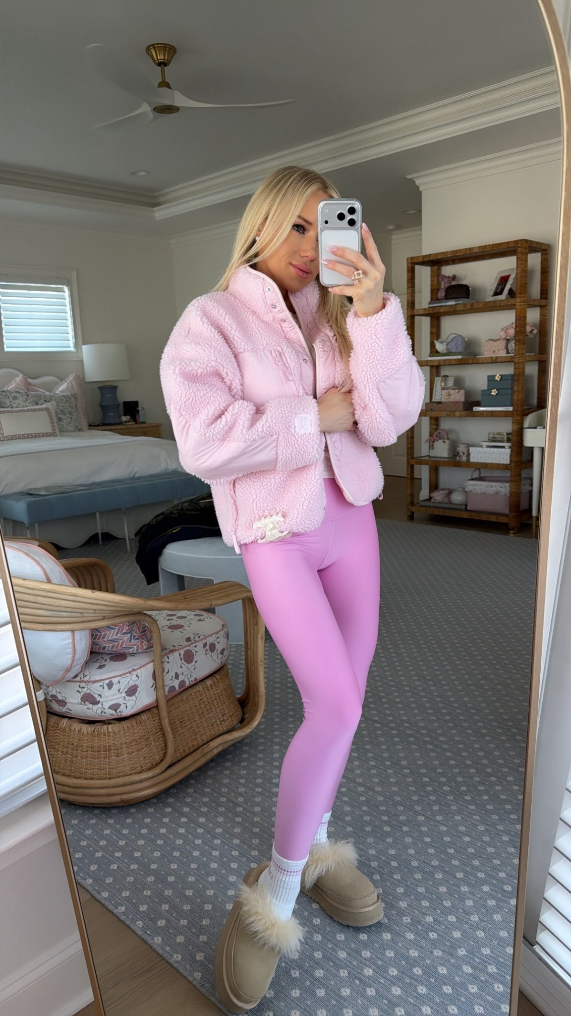 Alo Candy heart pink leggings XXs 

#LTKdayinmylife #LTKValentine #LTKActive