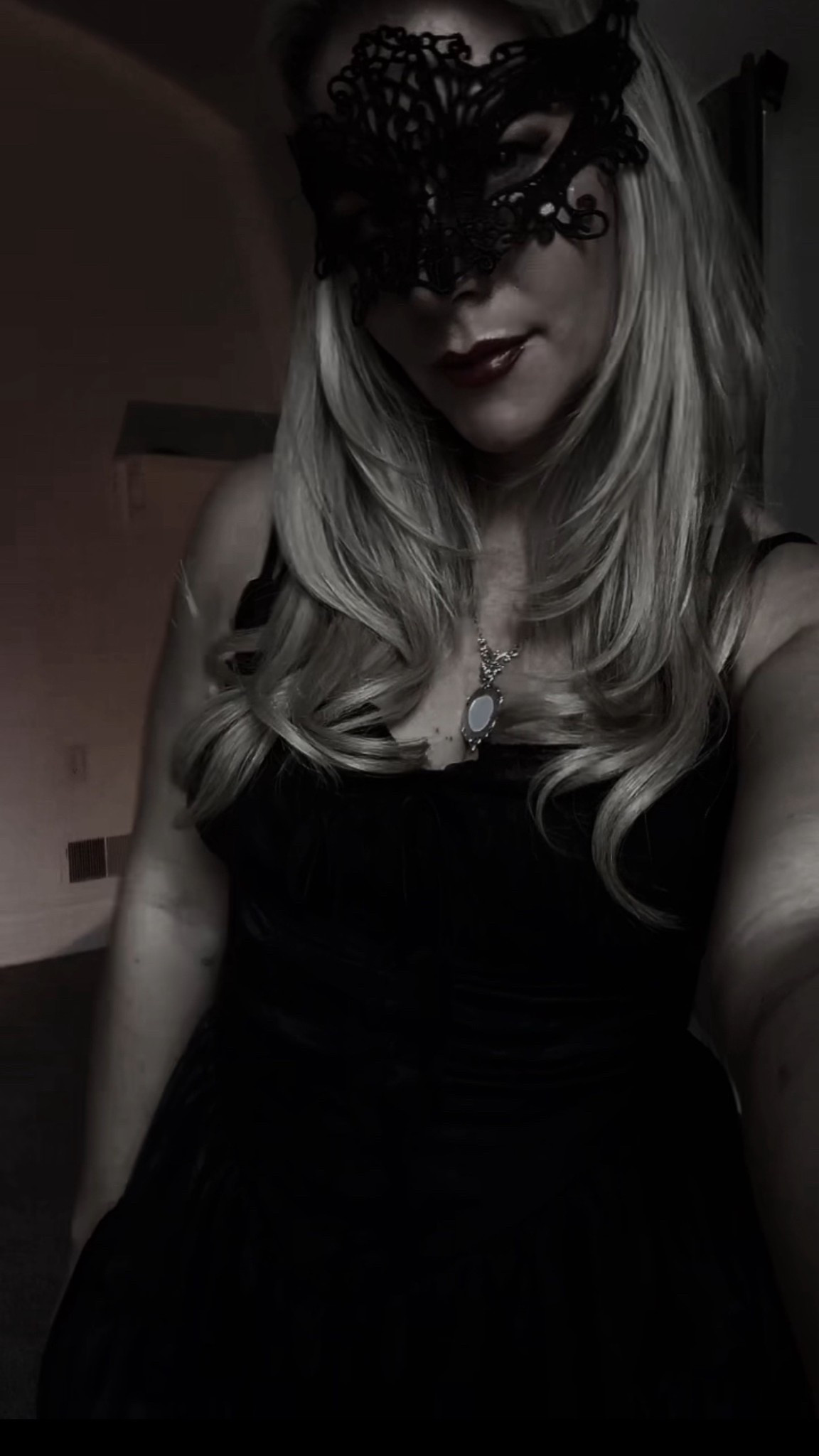 Halloween costume idea! Katherine pierce, tvd, vampire, easy costume 

#LTKSeasonal #LTKHalloween #LTKFindsUnder50