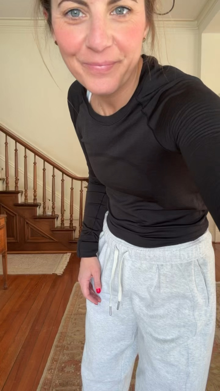 The Scuba Mid-Rise Joggers – everything you want in sweatpants: comfort, style, and the perfect fit. Paired with the Swiftly Tech Long Sleeve, one of my all-time go-to tops, this combo is perfect for chilling or staying active. 🖤

#LTKfit #lululemoncreator #ad #lululemon @lululemon

#LTKActive #LTKFitness #LTKOver40