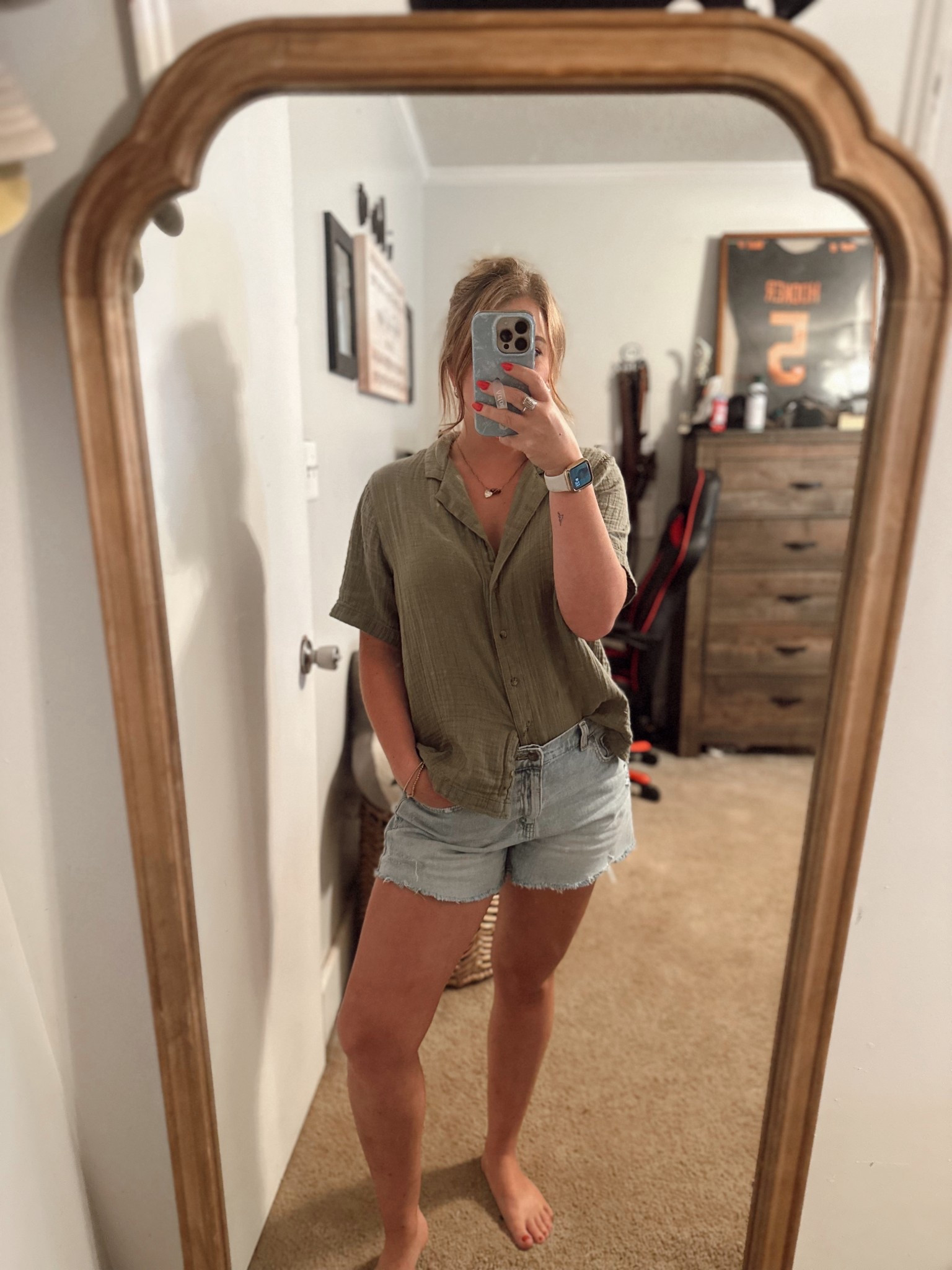 Comfortable and cute mom fit! Perfect for on the go! Wore yesterday at the children’s museum, thrifted the top but it’s in stock in white at old navy!! Shorts were hand me downs from my mama but my FAVORITE aerie denim daydream shorts size M TTS ❤️

#LTKFindsUnder50 #LTKStyleTip #LTKSummerEdit