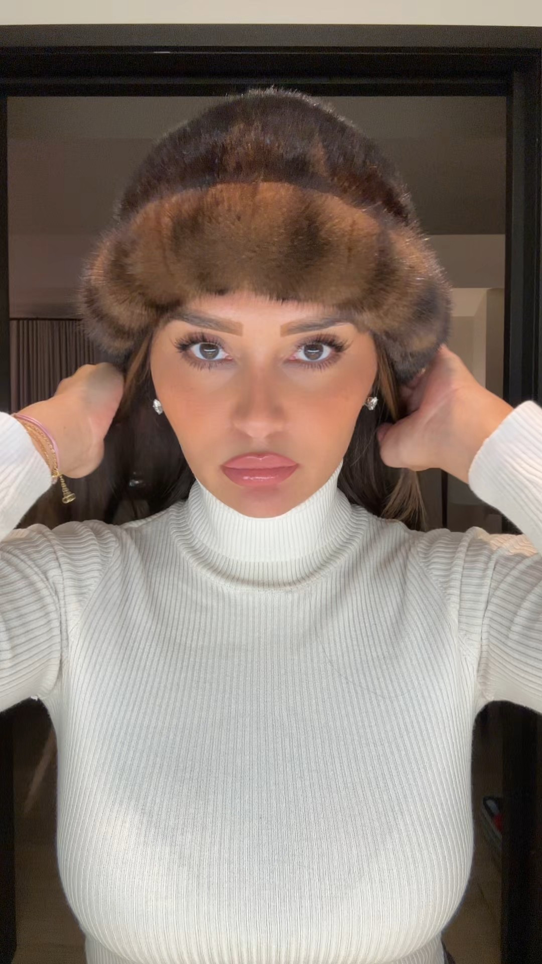 Best $80 I’ve spent and it’s real mink fur!!! 🤎

#LTKFindsUnder100 #LTKootd #LTKHoliday