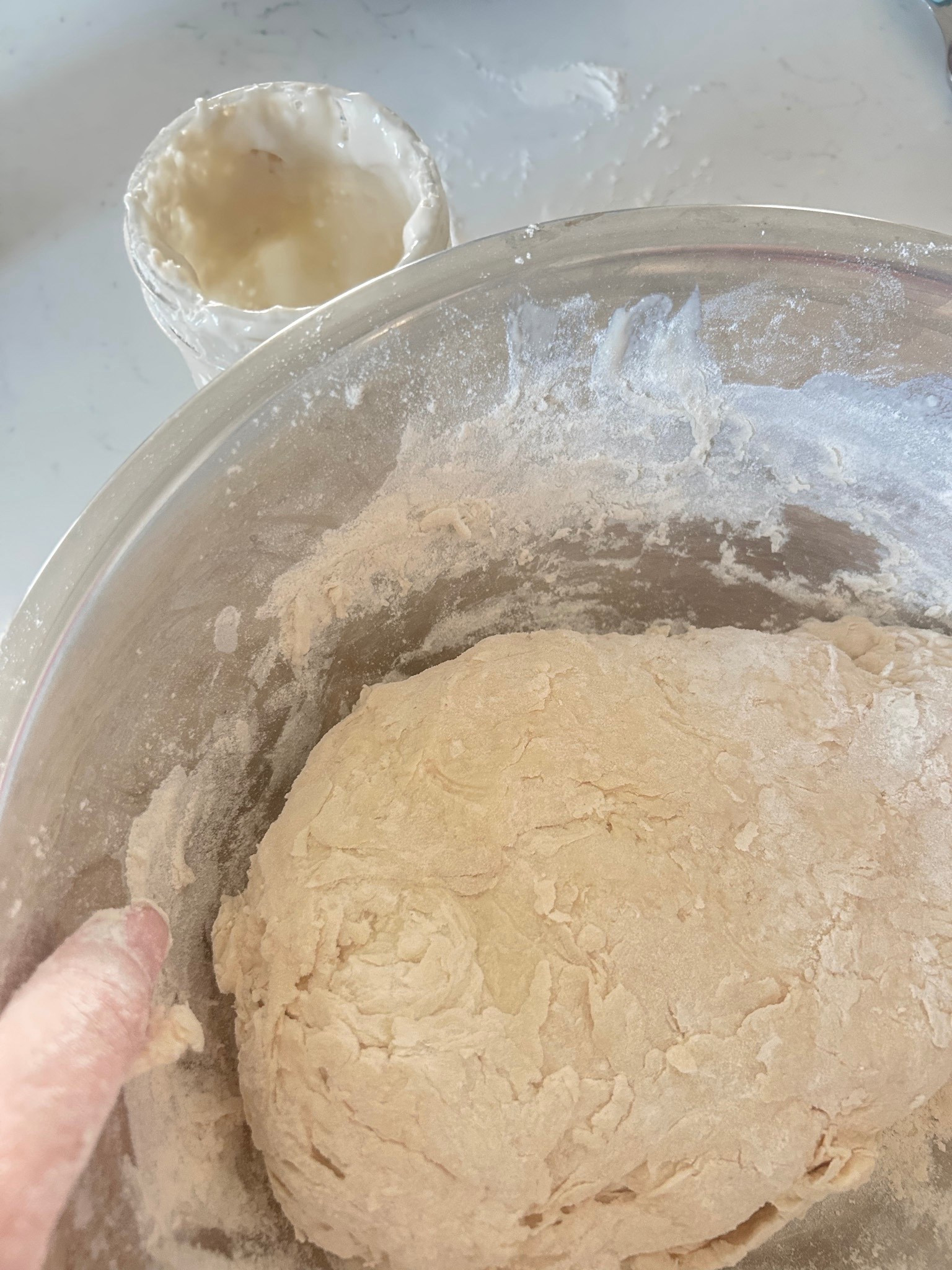 Sourdough starter and loaf! For all the bakers and homemakers 🫶🏻

#LTKmomlife #LTKGiftGuide