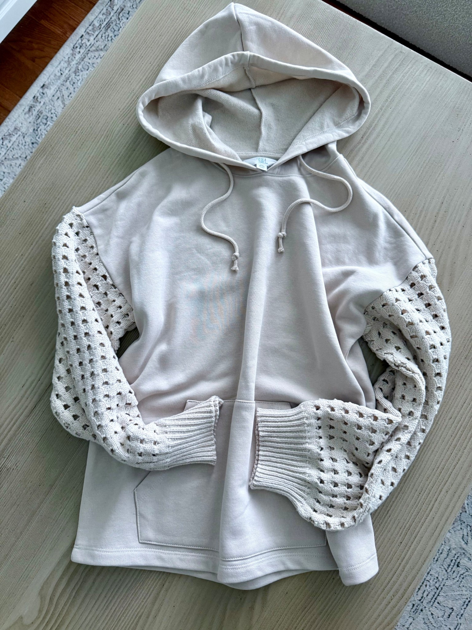 Can’t stop wearing this one, it’s soooo soft and the sleeve detail is too good
#walmartpartner #walmartfashion @walmartfashion

https://rstyle.me/+aYRvHBSlBuIcZvQTVUC4OQ
