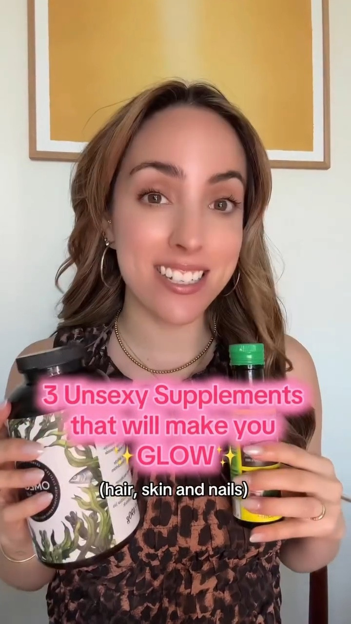 The best unsexy supplements for healthy hair, glowy skin & strong nails ✨ save this for later 💌⬇️

🖤 Black Cumin Seed Oil
• Supports scalp health
• Helps calm inflammation 
• Antioxidant support for glow

🌊Omega-3
• Hydrates scalp + skin
• Supports elasticity + shine
• Helps strengthen brittle nails

🫧Biotin + Zinc
• Supports keratin production
• Helps reduce breakage
• Supports oil balance

.
.
.
.

#hairloss #skincare #hair #hairtok #glowup