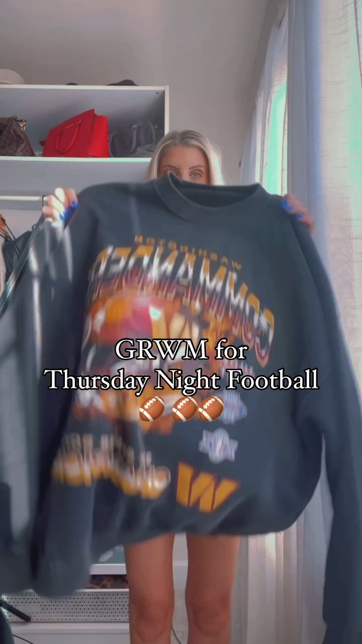 Football season is here!! Time to support your favorite team in style 🏈 🏈🏈

Wearing an XL in the sweatshirt for a super cozy, oversized fit. 



#LTKVideo #LTKShoeCrush #LTKSeasonal