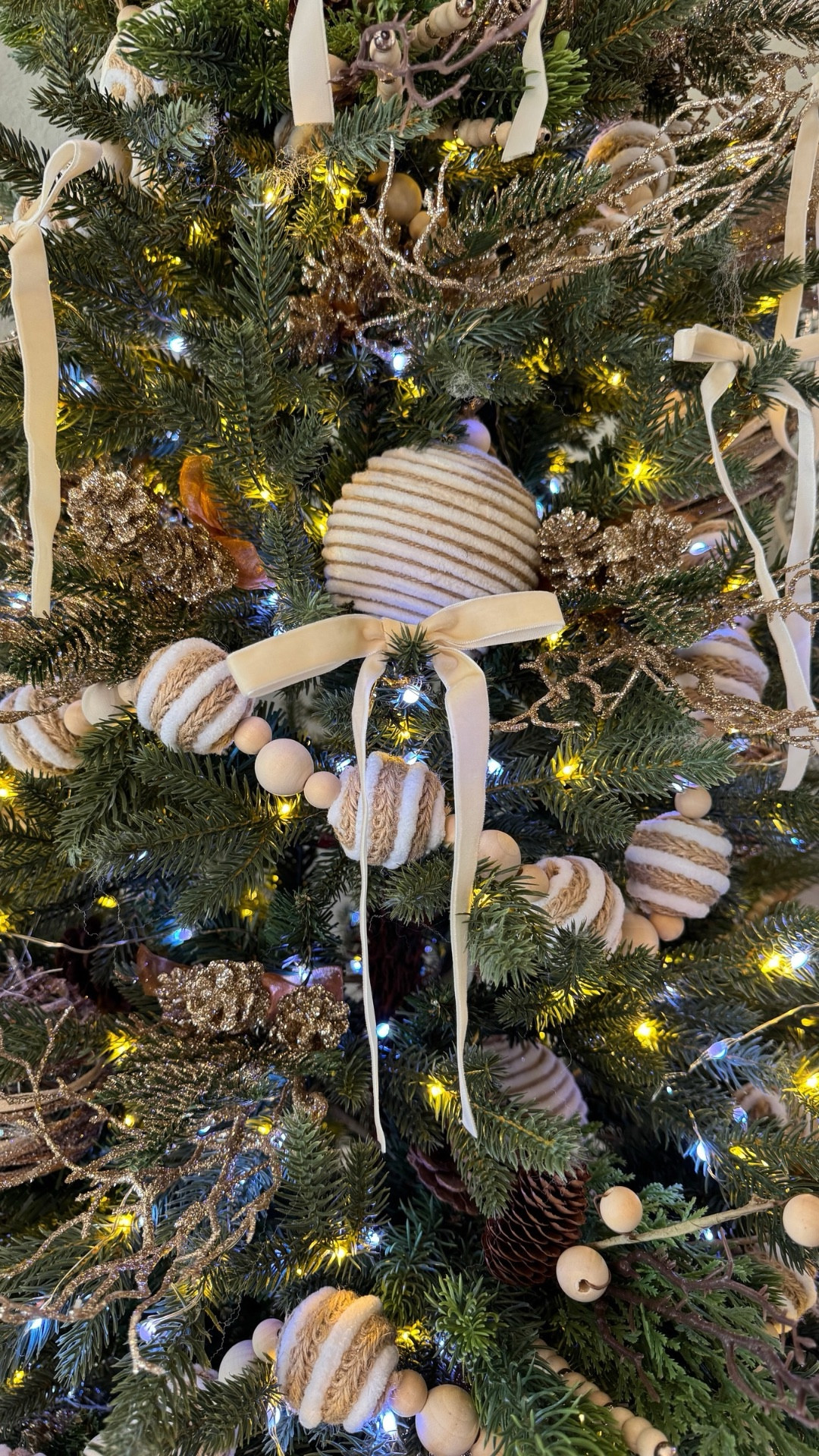 These premade velvet bows make holiday decorating a breeze! 🎀
Each set includes 26 pretied bows with wire — ready to attach to your Christmas tree, garland, wreaths, or gifts. Available in 3 color options. Perfect for creating that designer look with zero effort!

#HolidayDecor #ChristmasTreeInspo #VelvetBowSet #EasyHolidayDecorating #GiftableDecor #christmas #christmastree #bow #christmasbow 

#LTKSeasonal #LTKHome #LTKHoliday