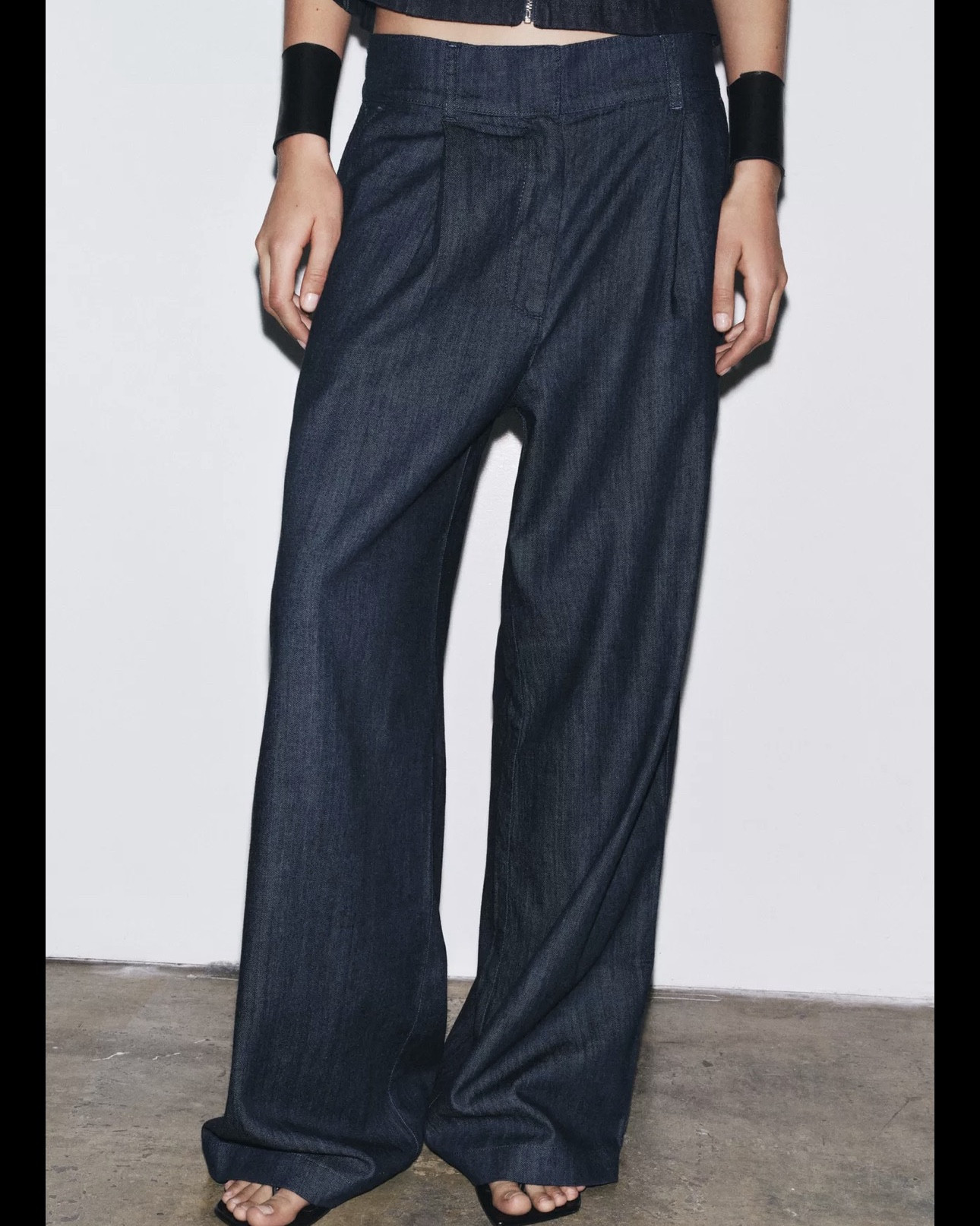 Another NWT deal from my Poshmark closet - I’ve got multiple pairs so they have to go.  Comfy, roomy and chic they’re perfect for work.  

#LTKSaleAlert #LTKFindsUnder100 #LTKWorkwear