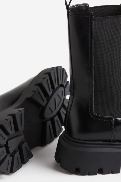 Chunky Chelsea boots - Black - Ladies | H&M GB | H&M (UK, MY, IN, SG, PH, TW, HK)