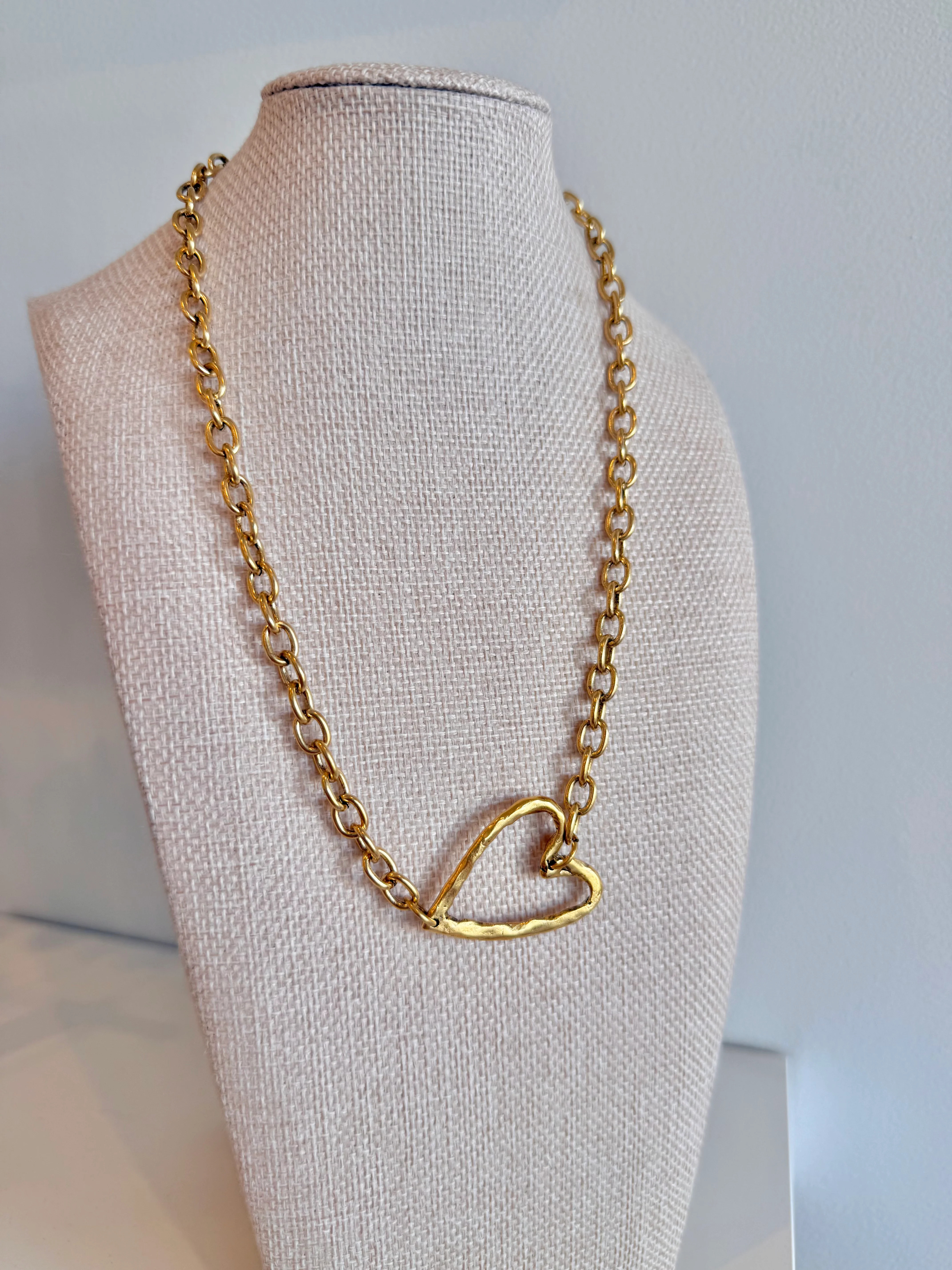 Sideways Heart Necklace | Cola Stacks