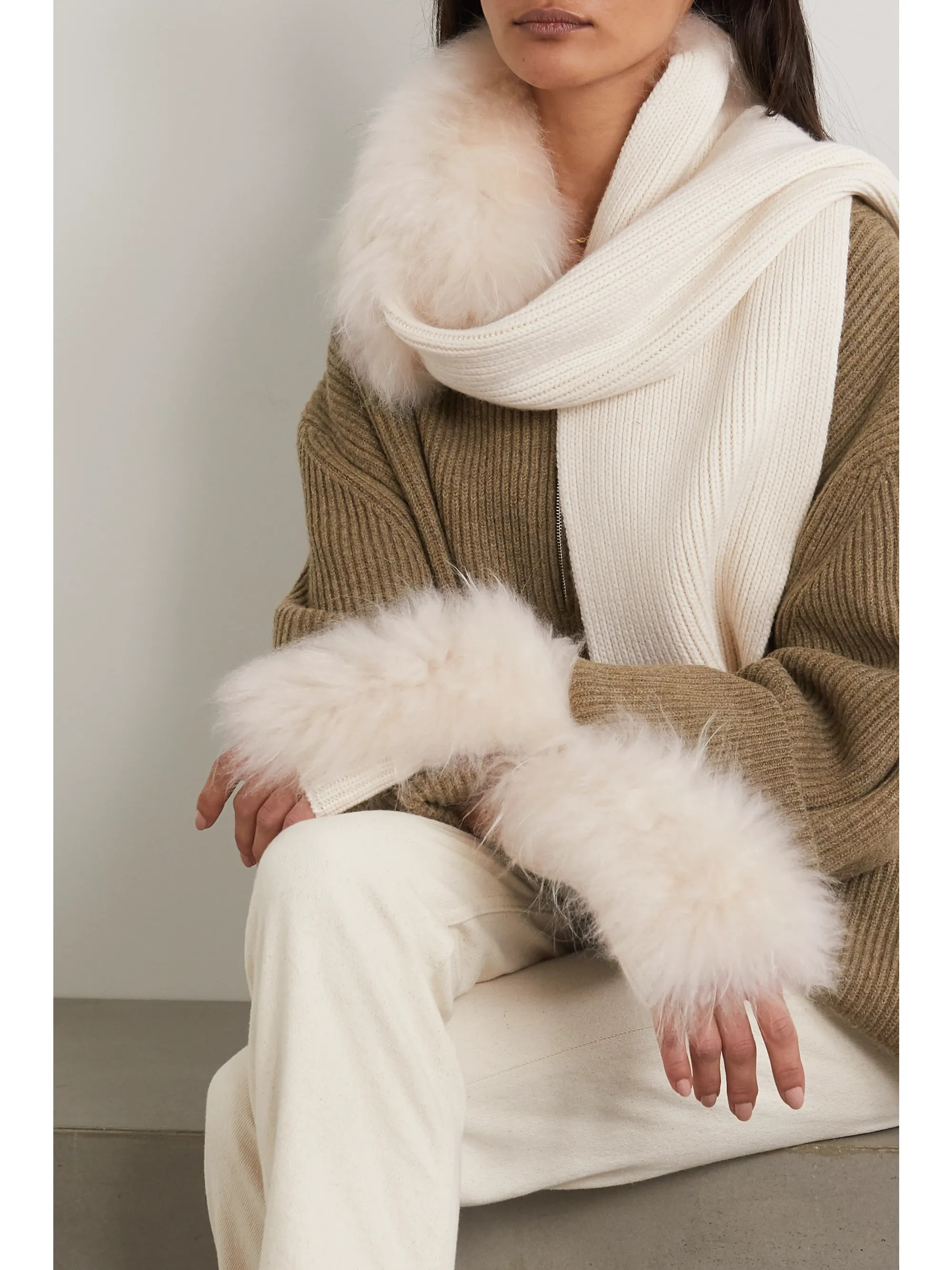 White Shearling-trimmed ribbed wool and cashmere-blend gloves and scarf set | Yves Salomon | NET-... | NET-A-PORTER (UK & EU)