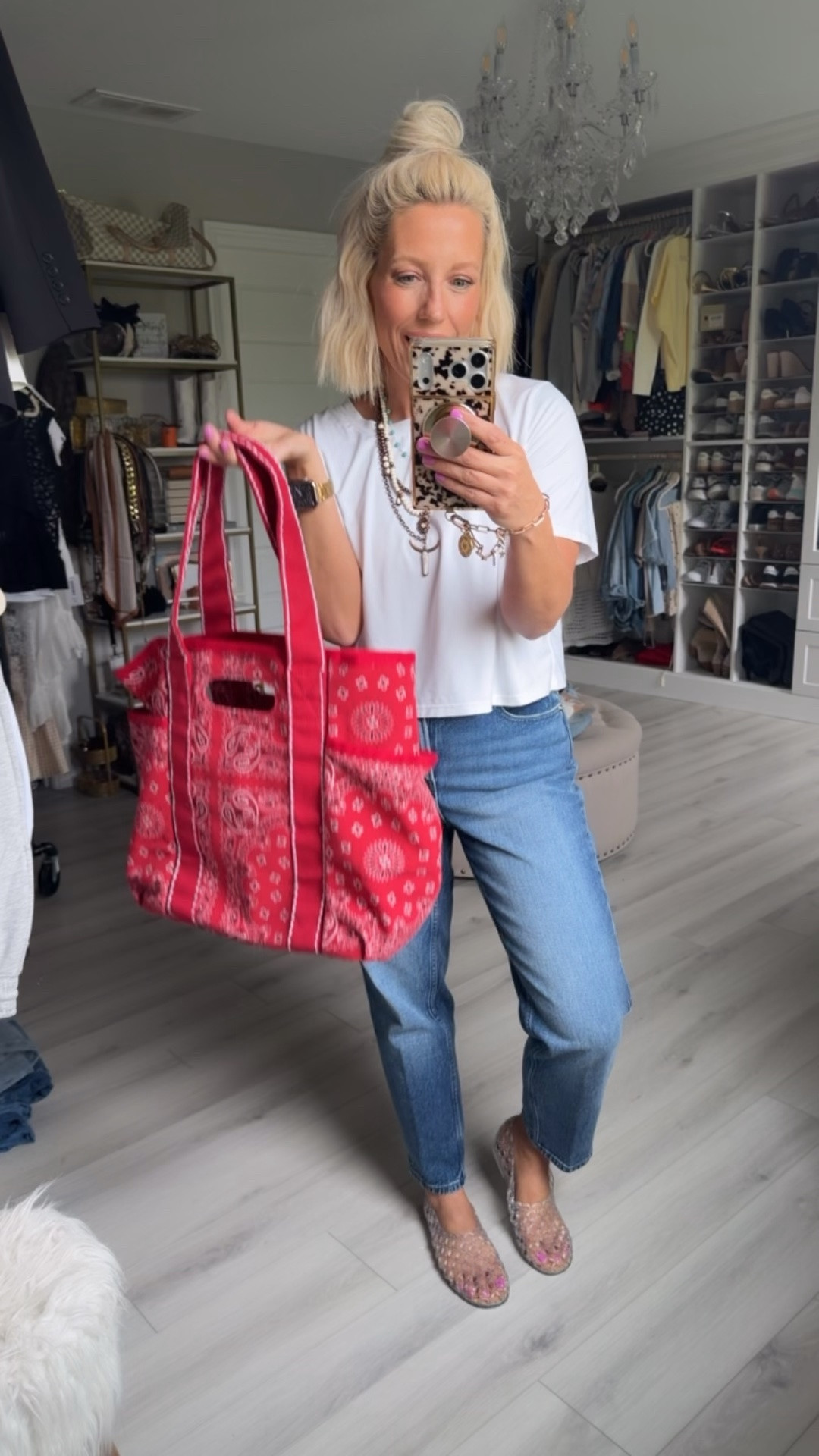 I’m so glad o was able to grab this canvas tote!!!! So cute!!!
⬇️⬇️⬇️
Tee medium
Jeans TTS size 4

#LTKOver40 #LTKSeasonal #LTKmomlife