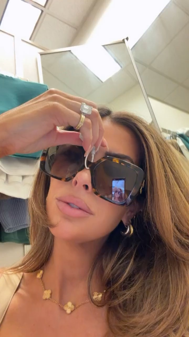 NSALE!! These glasses are a great sale find!! Linked some others I also love!! 

Nordstrom sale, NSALE, Nordstrom sale finds, Nordstrom finds, Nordstrom sale, Anniversary sale, Nordstrom jeans, Nordstrom tops, Sunglasses, Travel outfit, Emily Ann Gemma #LTKStyleTip

#LTKSaleAlert #LTKdayinmylife