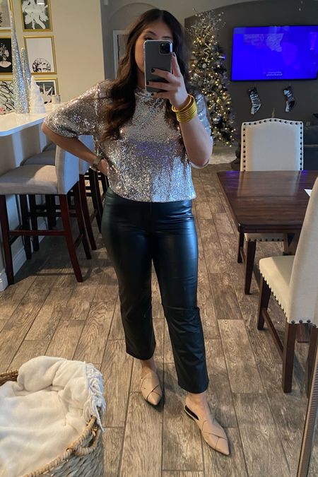 Happy thanksgiving! These pants are so great! And 60% off

Pants run big, I’m in a size 29 but would easily fit one size down. Top is h&m but has been in and out of stock (tts)


Banana republic factory, hm, H&M,  budha girl bangles, cyber week, Black Friday, holiday outfit, sequin outfit

#LTKSeasonal #LTKCyberweek #LTKHoliday