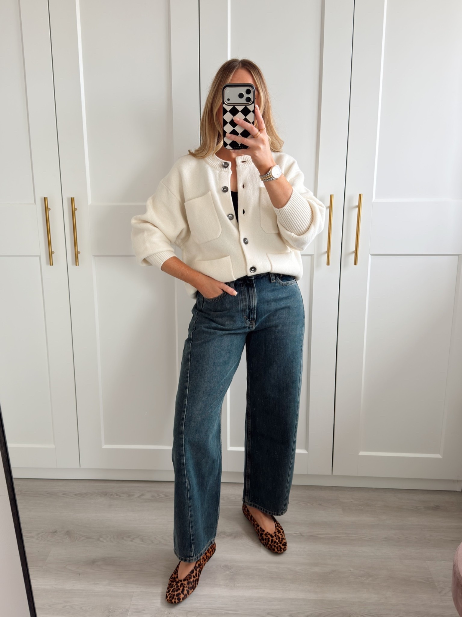 Leopard ballet flats outfit idea
Cardigan: size small
Jeans: 8 
If you’re a half shoe size, take the size up in the ballets.

#LTKautumn #LTKjeans #LTKshoes