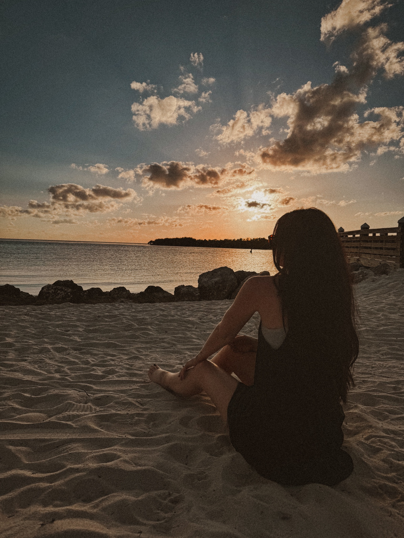 Free people & sunsets #freepeople #freepeoplemovement 

#LTKfindsunder100