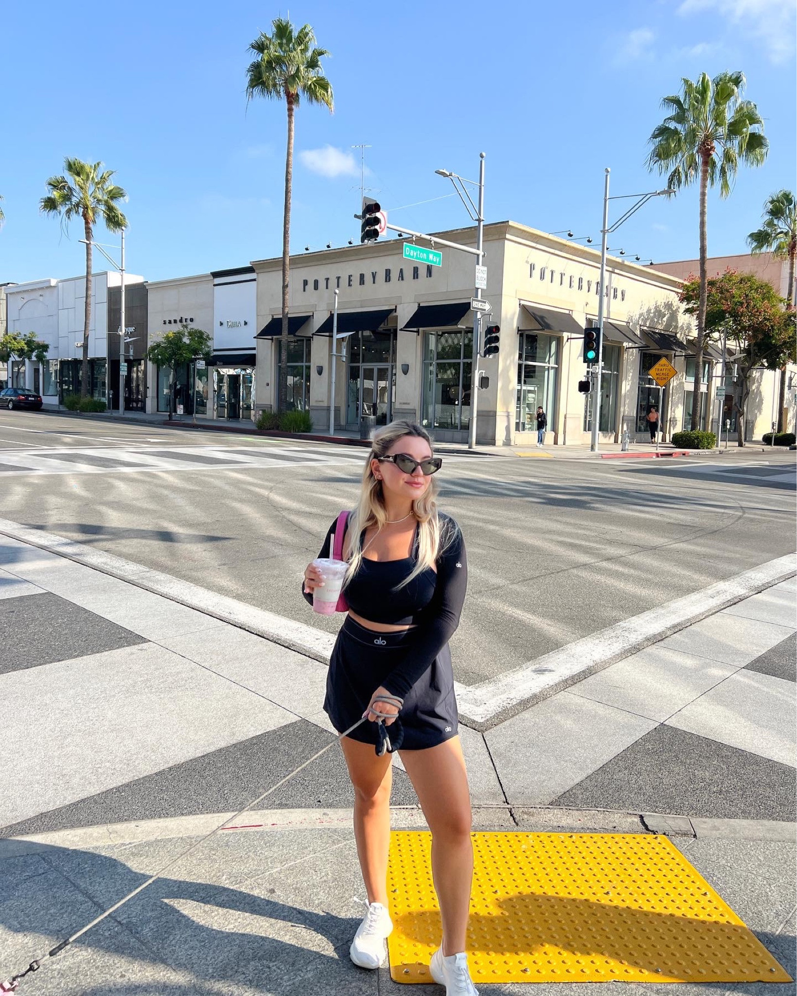 hot girl walk in alo of course 

#LTKunder100 #LTKSeasonal #LTKstyletip