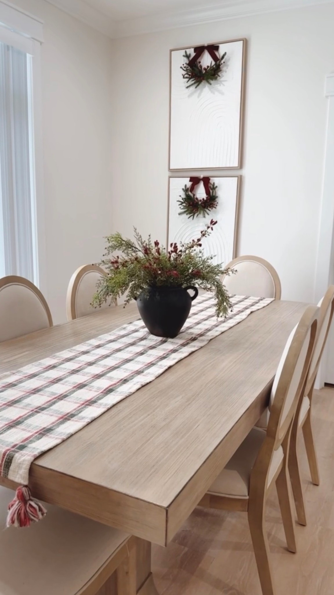 Christmas dinning room decor ⭐️✨🎄

#LTKSeasonal #LTKHome #LTKHoliday