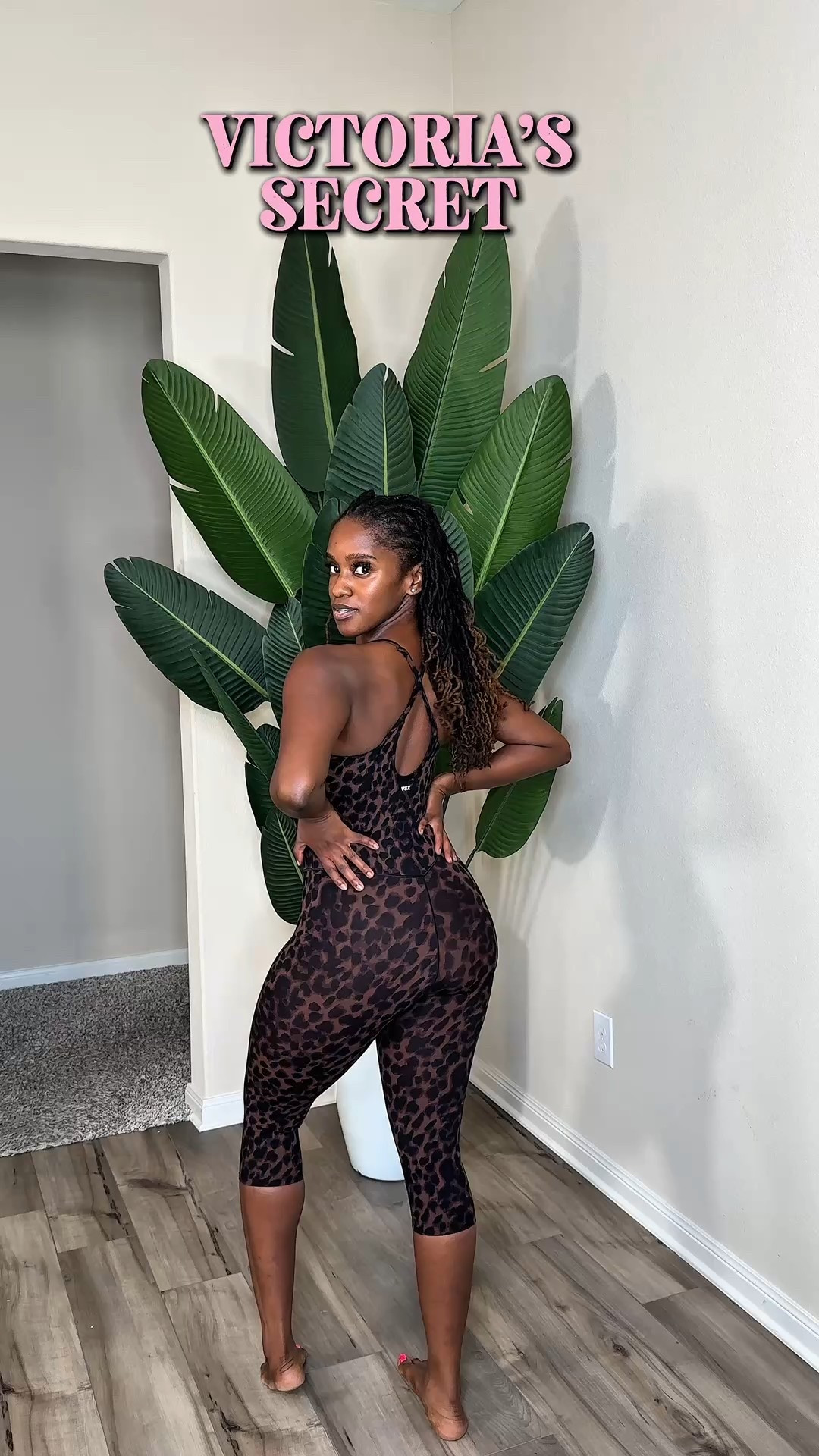 I’m wearing a Small and I’m 5’5” 140 lbs, and I wear a size 4. 

#LTKFindsUnder100 #LTKStyleTip #LTKHalloween