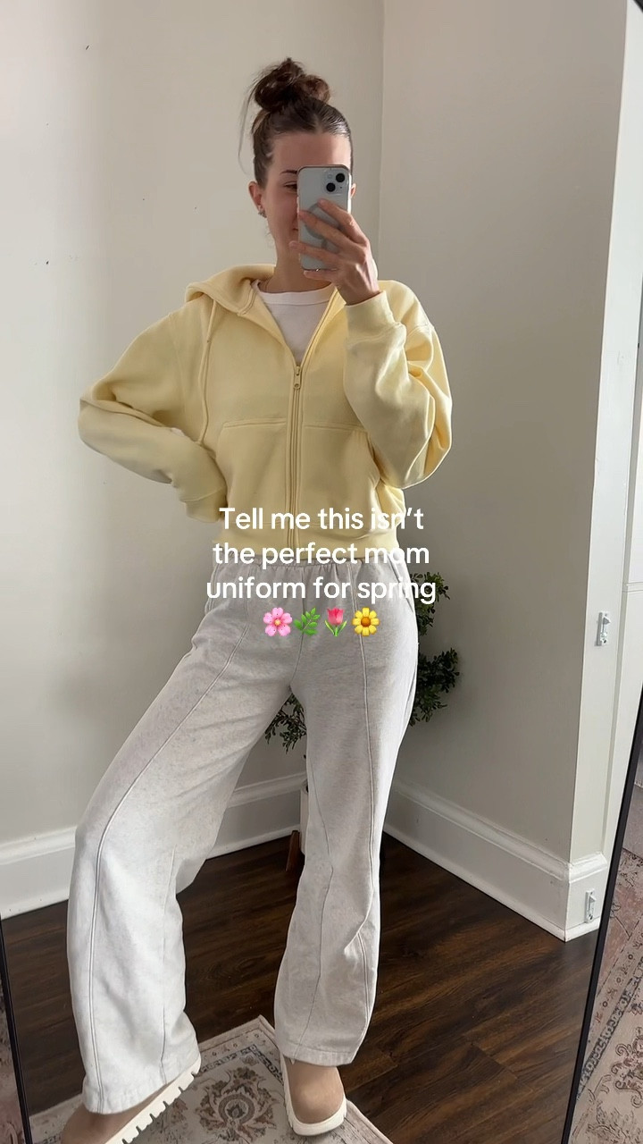 Wearing a small tall in the sweatpants, medium in the sweater 

#LTKsale #LTKcanada #LTKspring