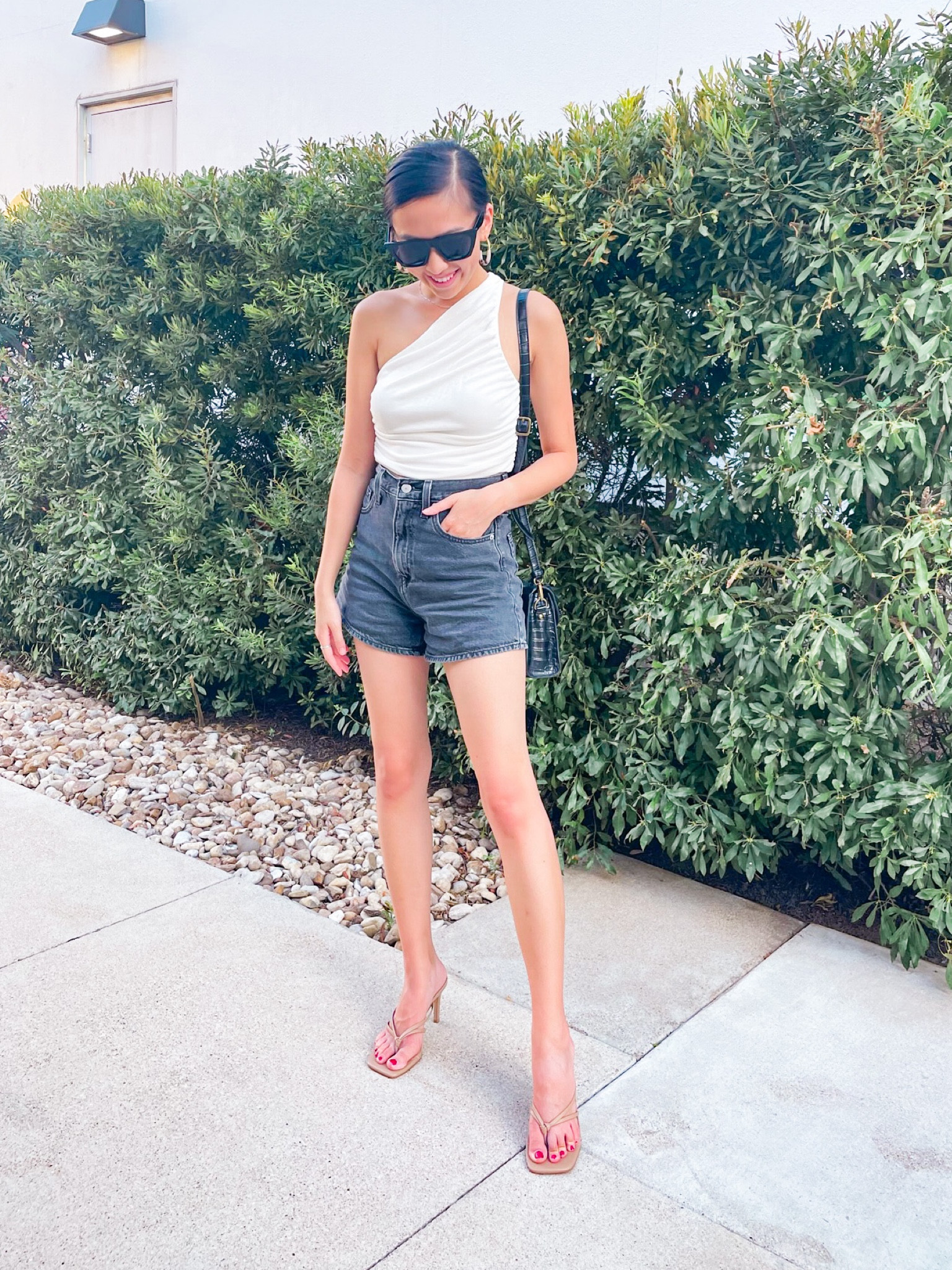 Top (XS), Levi’s shorts (25), denim shorts, amazon fashion, spring outfit, spring fashion, black shorts, jean shorts 



#LTKSeasonal #LTKunder50 #LTKstyletip