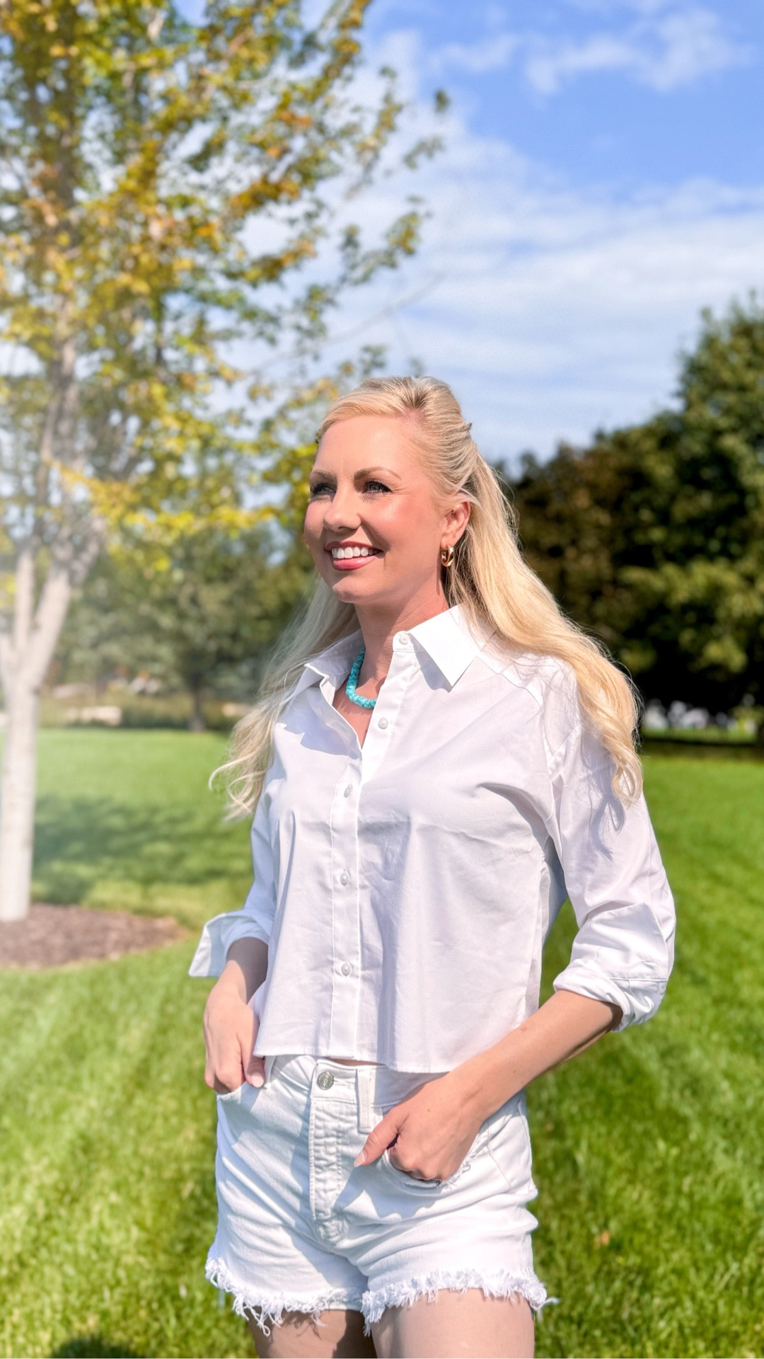 Squeezing in my favorite crisp whites before summer slips away 🤍