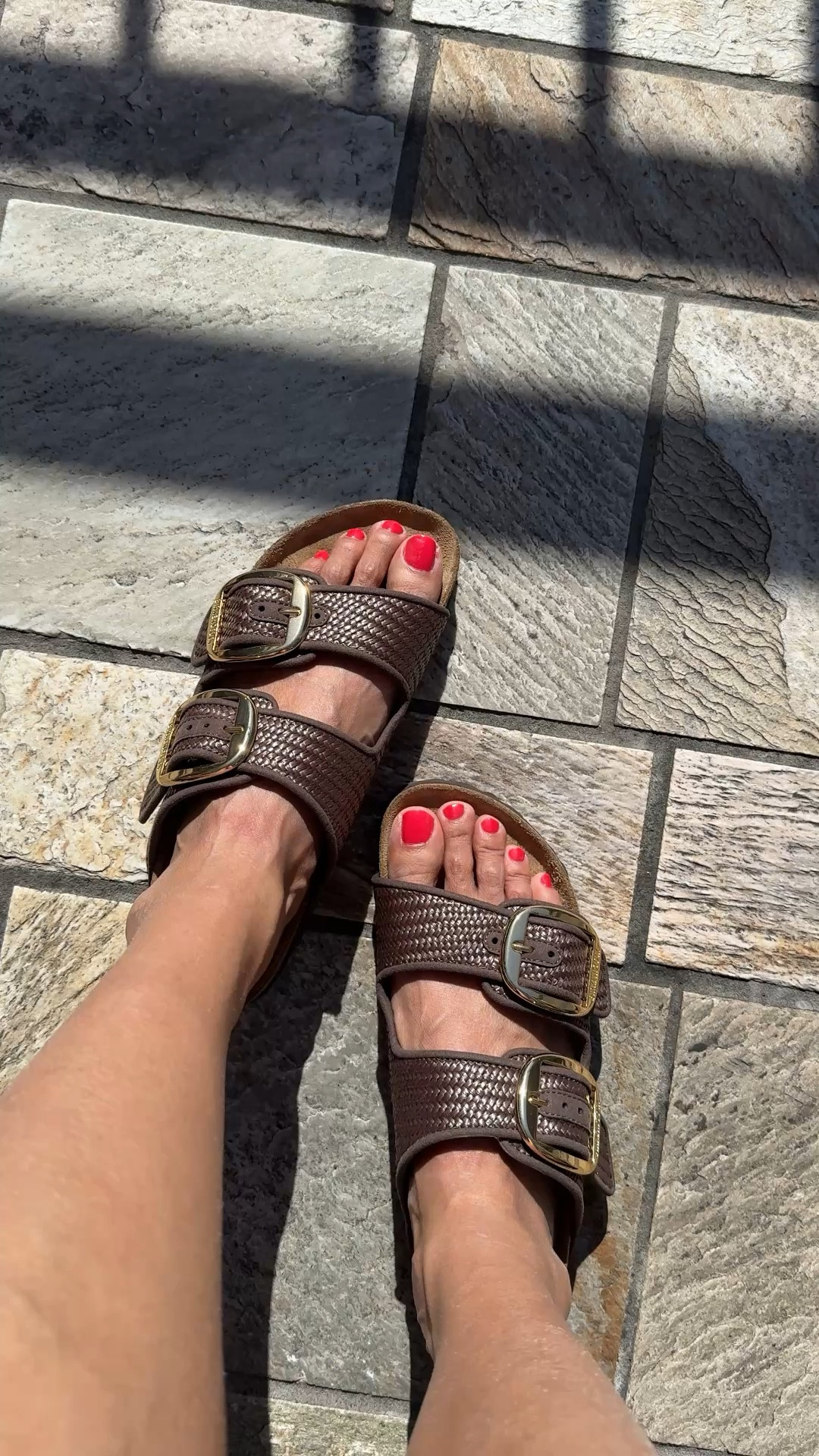 Spring break. Vacation. 
Birkenstock Arizona Slide sandals in chic brown raffia. Also comes in beige and black. 
True to size for my regular Birkenstock size. Comes in narrow and regular width. I take narrow. 


#LTKTravel #LTKFestival #LTKOver40