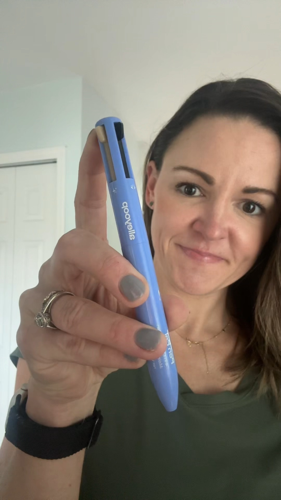 This is a must-have makeup find that I keep in my purse every day. It’s a 4-in-1 makeup pen. Lip liner, highlighter, eyebrow pen and eyeliner! #alleyoop #makeupfinds #makeup 

#LTKBeauty