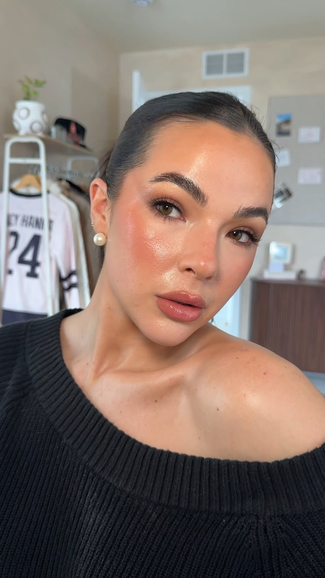 Smokey and sultry Valentine’s Day glam!!! 💋🤎✨

#LTKBeauty #LTKgrwm #LTKValentine