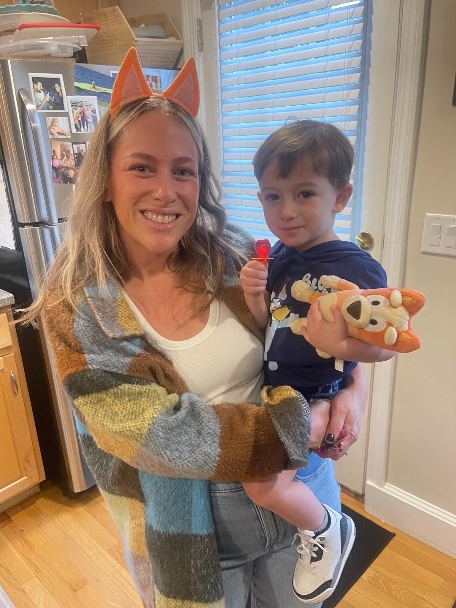 Bluey themed birthday party 
Amazon 
Baby boy outfit head bands for mum and dad! 
Party favors ! Felt masks 
Gender neutral toddler birthday party theme 