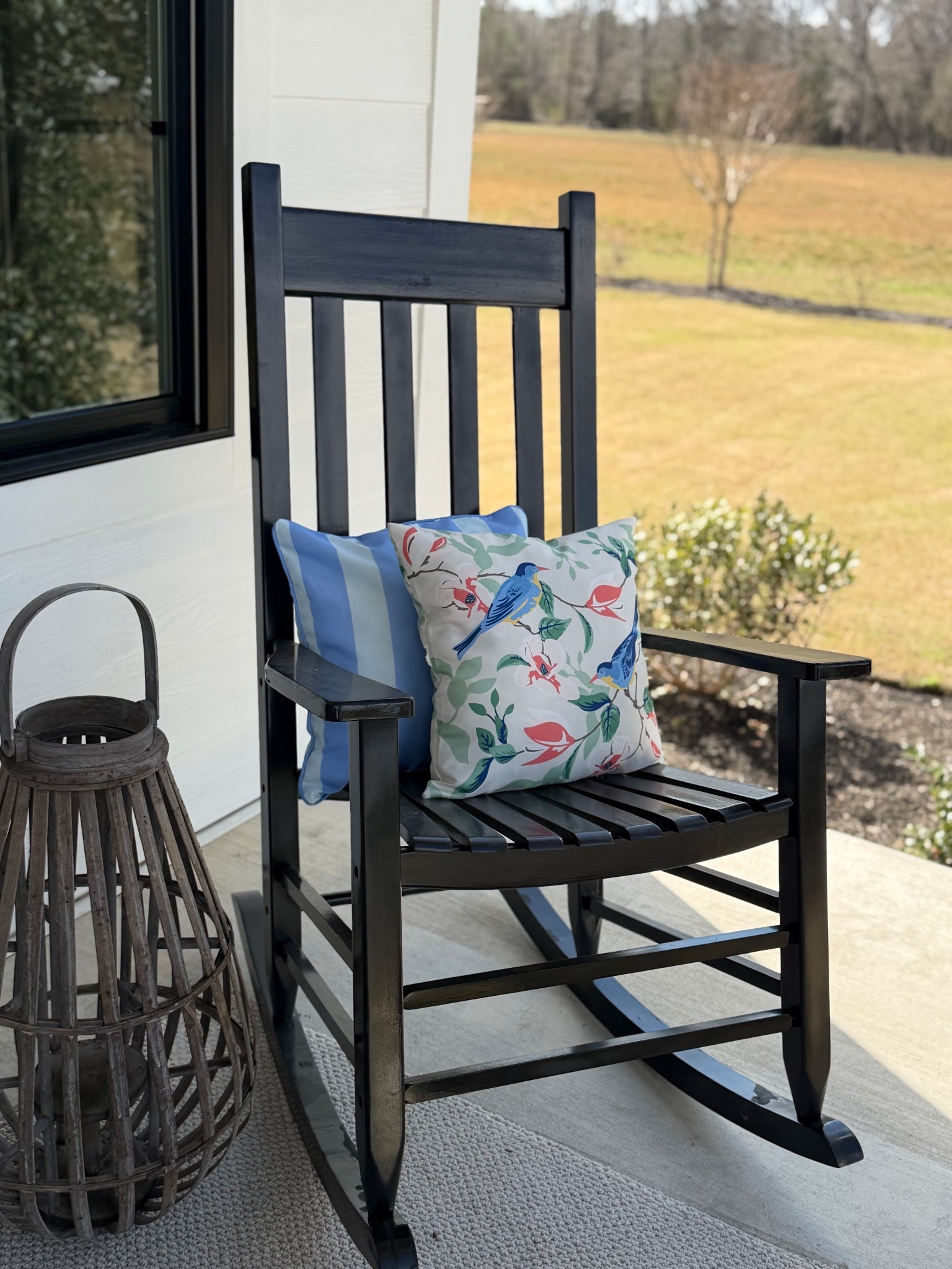 Walmart has the prettiest, most affordable outdoor pillows! #walmart #spring #outdoors #affordablefinds