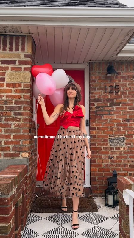 Let’s normalize dressing up to stay home and drink wine & eat candy 🤣❤️🌹 Here’s some Valentine’s Day outfits that make me happy & some cute ways to make the house feel *loved* - adding candy in a cute bowl, lighting candles + a touch of decor with balloons 🎈 #ValentinesDay #ValentinesDayOutfit #ValentinesDayDecor #HomeDecor

#LTKSeasonal #LTKhome #LTKstyletip