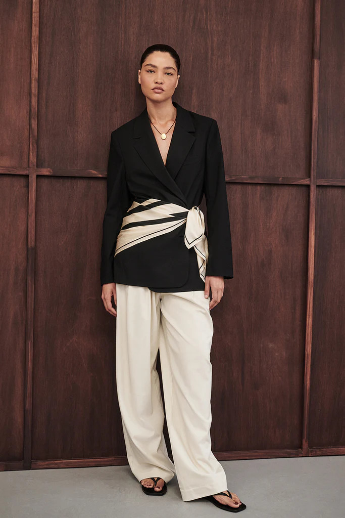 LIZA BLACK OVERSIZED BLAZER | DISSH