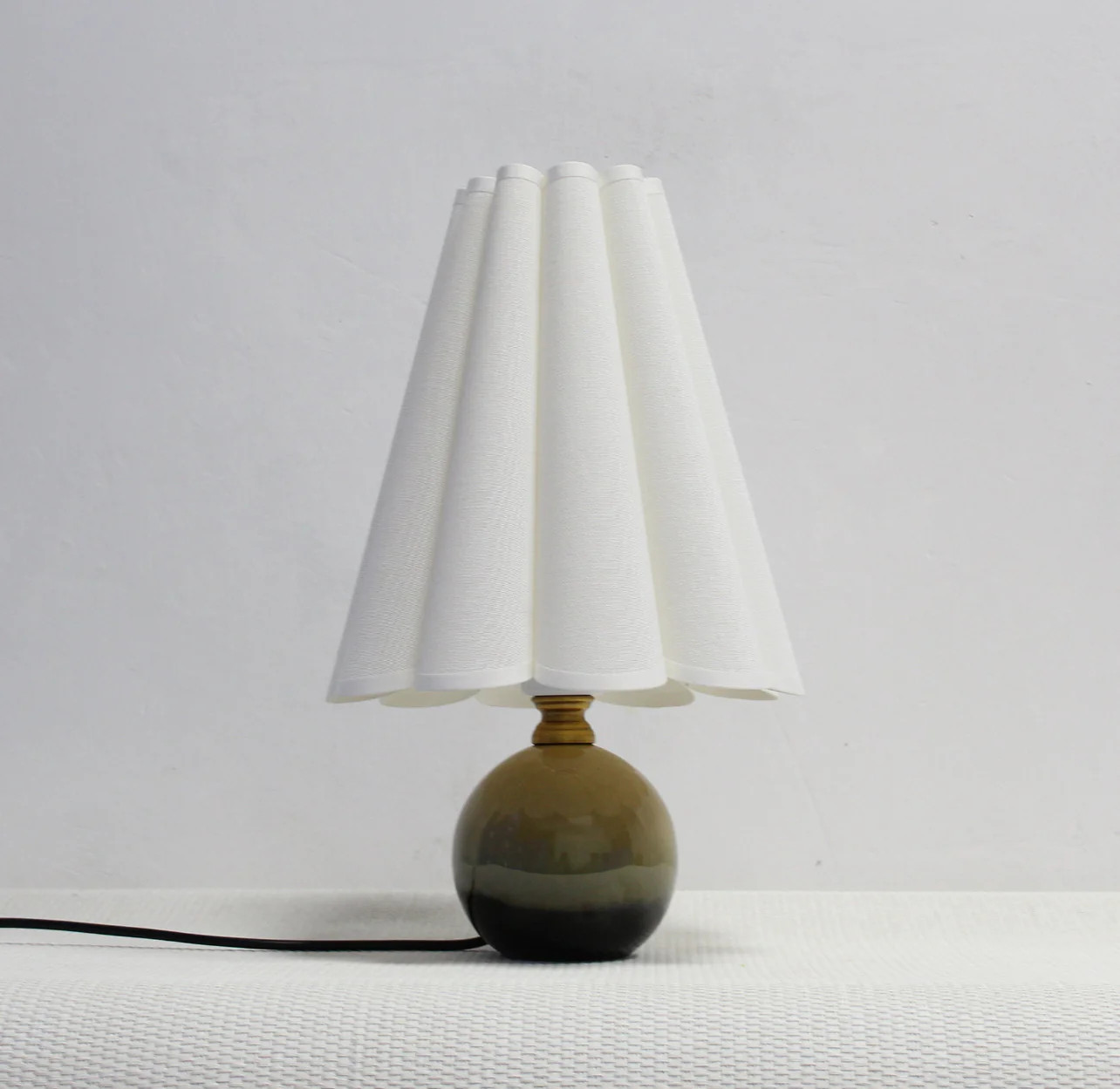 Daisy Scallop Fabric Counter Lamp | Mintly Home