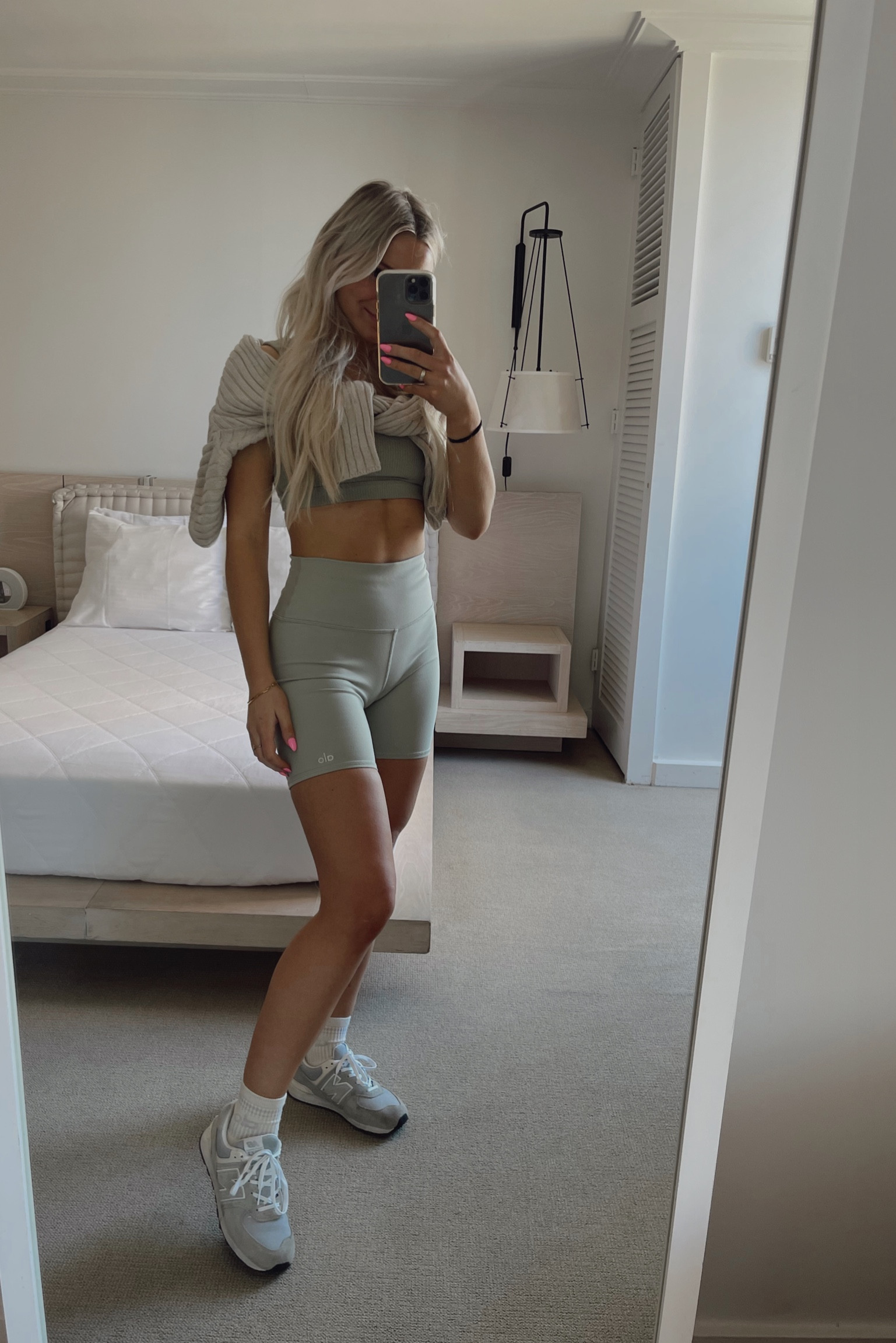 Obsessing over this Alo yoga set 💚 

#LTKathletic #LTKyoga #ALOYOGA #newbalance #springtrend #LTKseasonal #LTKsagegreen #LTKworkoutfit #LTKgymfit #LTKspring #Limestone

#LTKfit