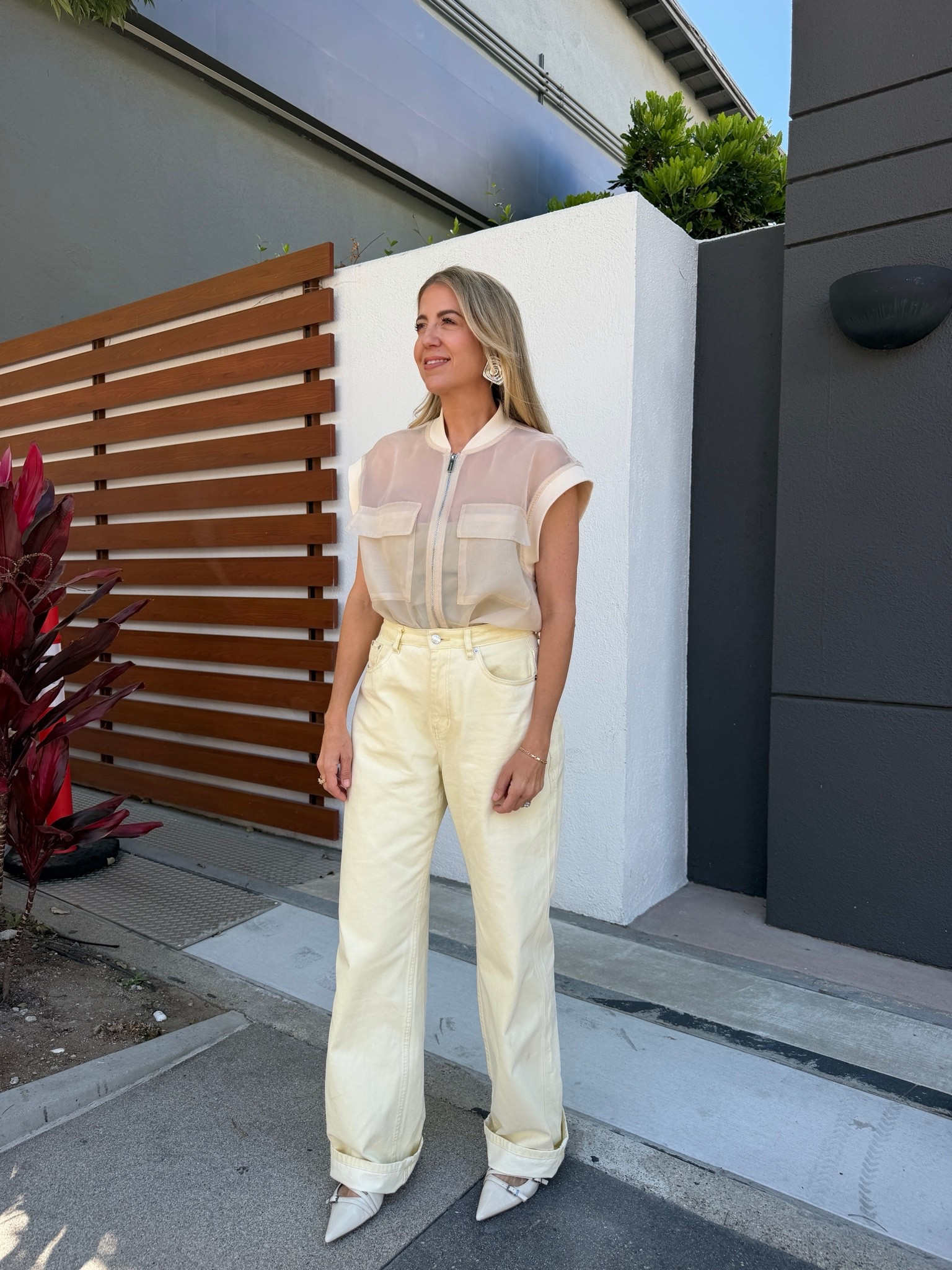 Yellow Jeans 👖

#LTKgrwm #LTKstorytime #LTKOver40