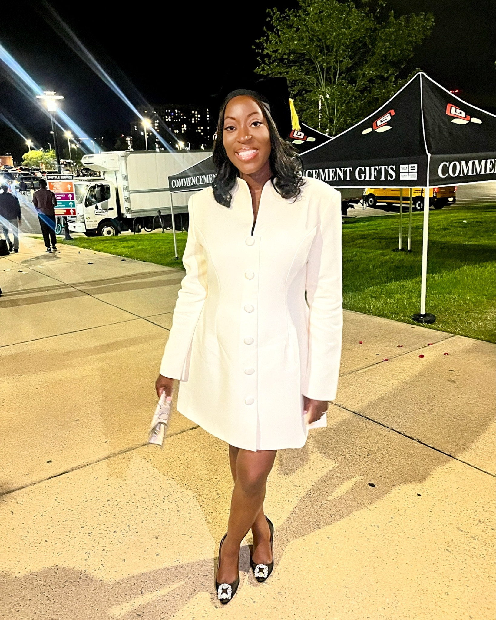 White blazer dress
Classic black pumps
Graduation outfit


#LTKStyleTip #LTKShoeCrush #LTKWorkwear