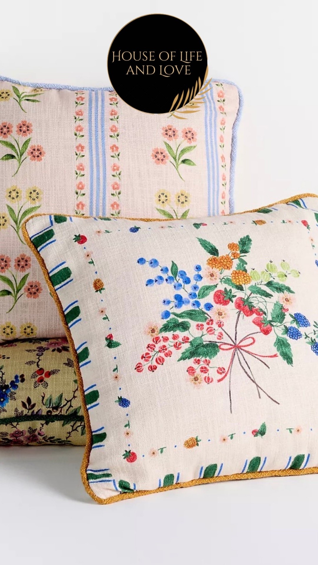 Throw pillows


#LTKHome #LTKSeasonal #LTKBeauty