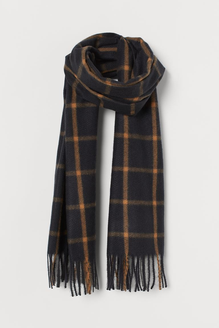 Checked scarf | H&M (UK, MY, IN, SG, PH, TW, HK)