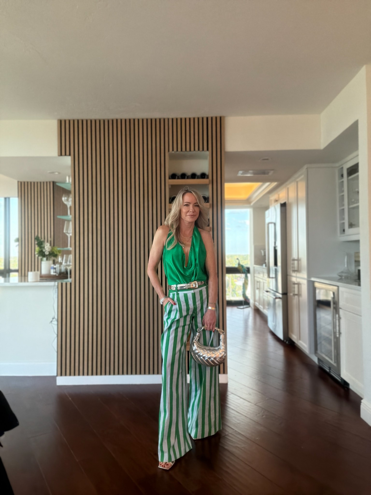 Modern resort wear

#LTKOver40 #LTKgrwm #LTKSeasonal