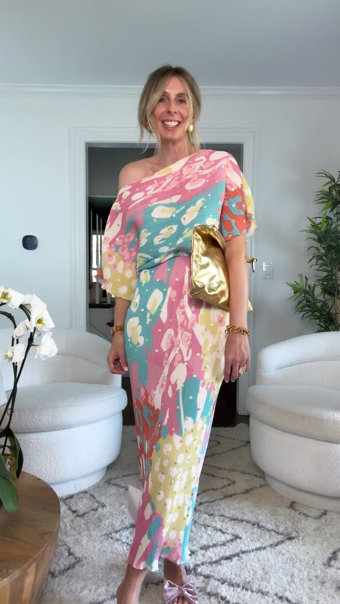 she’s baaaaaaaack! ✨

this dress!! i’m wearing the small. 

never fully dressed. remember i shared themlast week. well, i ordered myself one of the pieces too (it happens. more than it should!!)  anyway… omg! it did not disappoint. talk about finding a GEM! 💎 perfect wedding guest dress, or when you need something a little bit special for a birthday party or anniversary. this would also be INSANE with a tan on vacay! 


if you’re new here, hey! i’m laura. a british gal living in chicago. mom of two. wife to one. friend to many. look, i’m not the prettiest girl in the room. i’m not the fanciest. nor, am i the wealthiest. i’m just a regular gal sharing really cool sh*t. i’m here to share what i love and help you elevate your everyday vibe. because this community is still pretty small (but very mighty!) i reply to all messages, i’m contactable. i don’t have a team (yet!) it’s just me doing it allll. so reach out, say hi. here if you have any questions or if you are looking for something in particular. ✌️

wedding guest dress. elevate your everyday style. effortless cool style. colorful dress. party dress. 

#LTKWedding #LTKgrwm #LTKootd