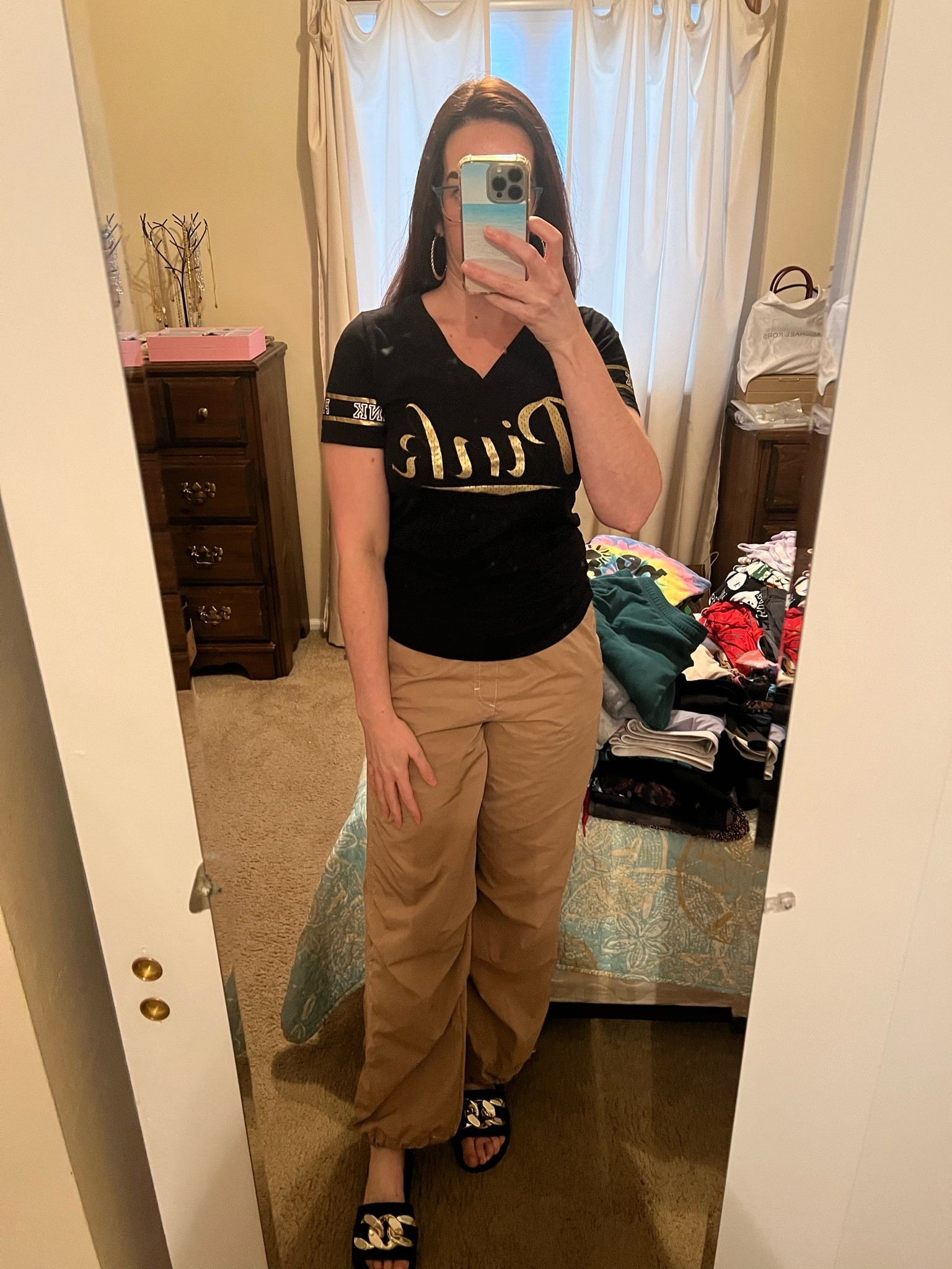 Black and gold Victoria’s Secret pink tshirt (s). Beige drawstring joggers (s). Black and gold chunky sandals (8.5). #tshirt #joggers #drawstringpants #drawstringjoggers #beigejoggers #beigepants #sandals #chunkysandals #blacksandals #falloutfit
fall fashion hauls

#LTKootd #LTKSeasonal
