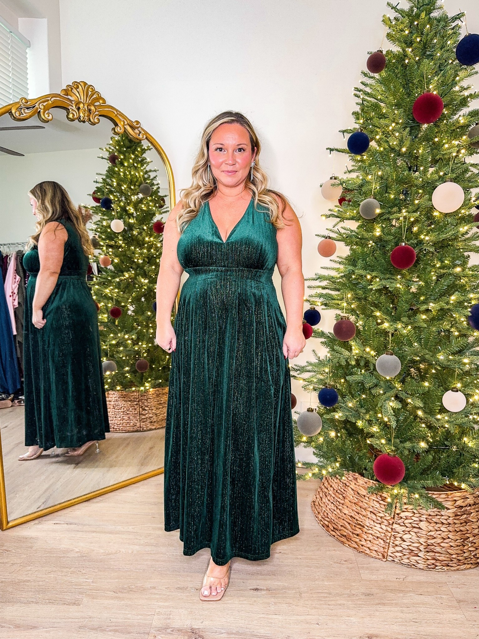 Amazon holiday outfit
Velvet dress size LARGE

Holiday outfit, holiday dress, party dress, party outfit, Christmas party, NYE outfit, holiday styles, Amazon fashion, Amazon finds, wedding guest dress 

#LTKHoliday #LTKMidsize #LTKOver40