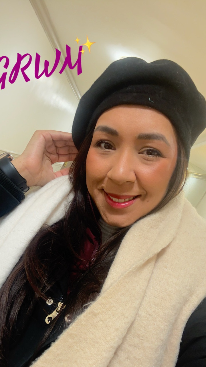 GRWM en 15 segundos ⏱️✨
.
Maquillaje creado para un día de trabajo largo 💄
Técnicas reales para que dure TODO el día 😮‍💨
¿Quieres aprenderlas o prefieres que lo haga por ti?
DM para clases o citas 🤍
.
.
.
#makeupartist #makeuplover #grwm #makeupclasses #reservatucita